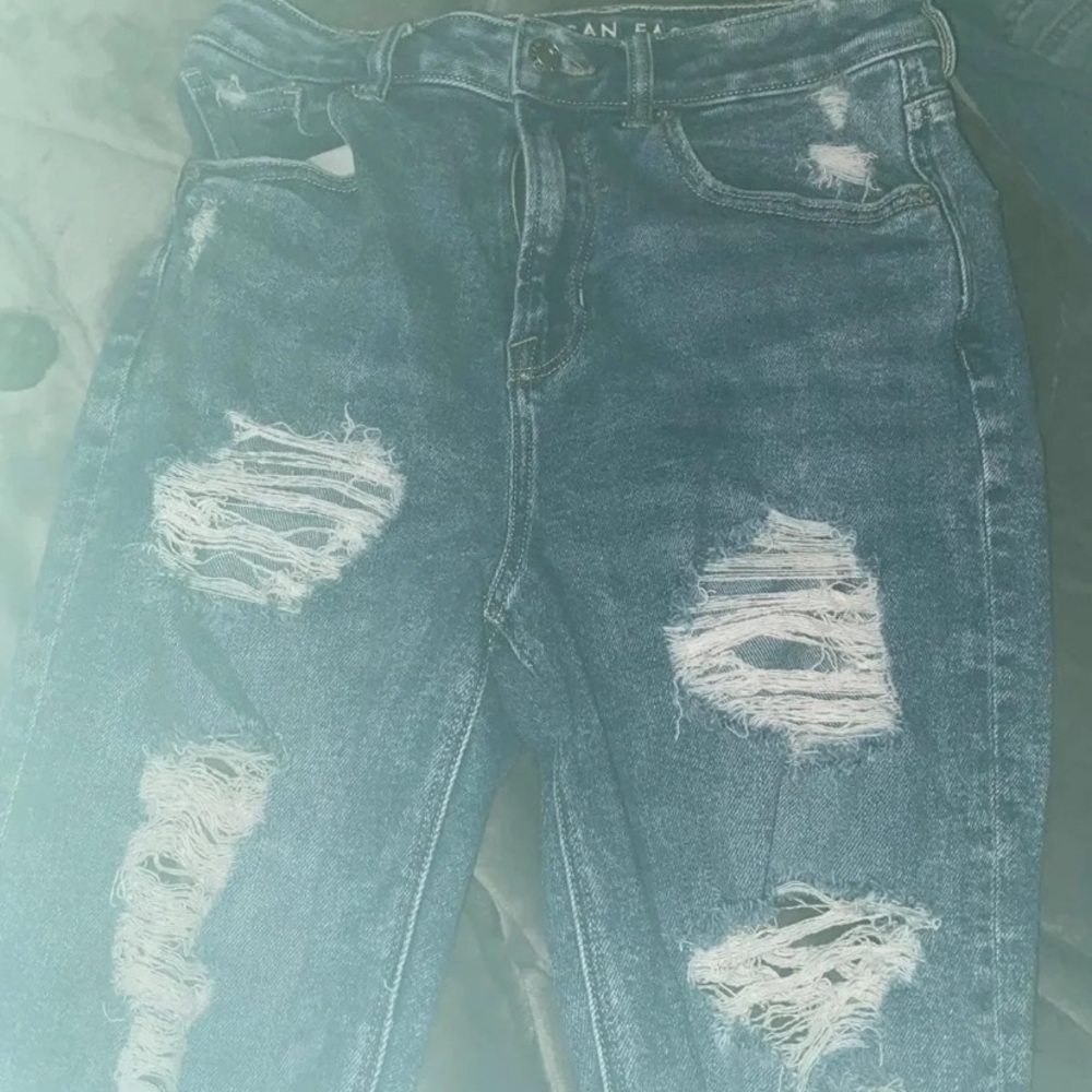 American Eagle mom jeans size 2